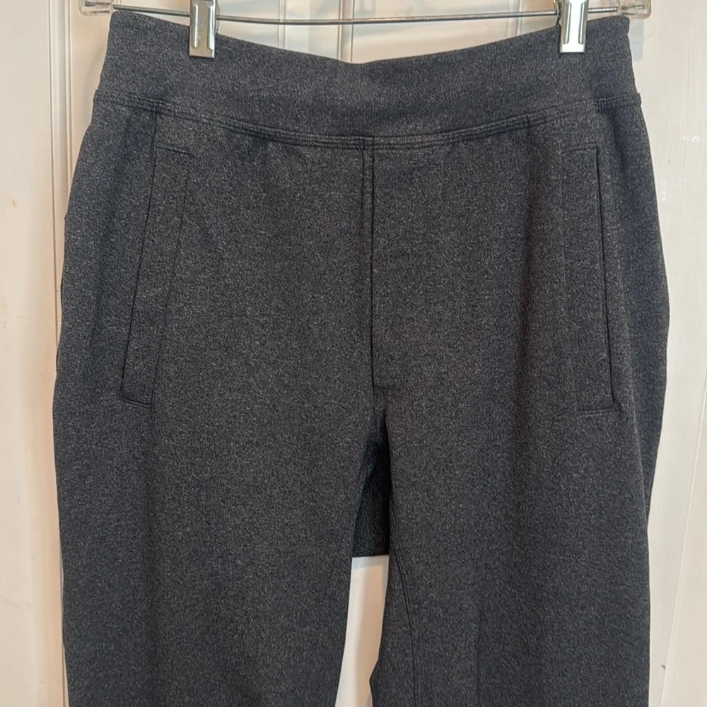 lululemon athletica has front